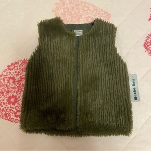 Mocha Noir Girls Faux Fur Vest in Olive Size 6